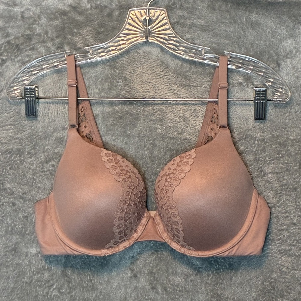 Victorias Secret Womens Body Perfect Shape Bra 34D Neutral Lace Padded Satin